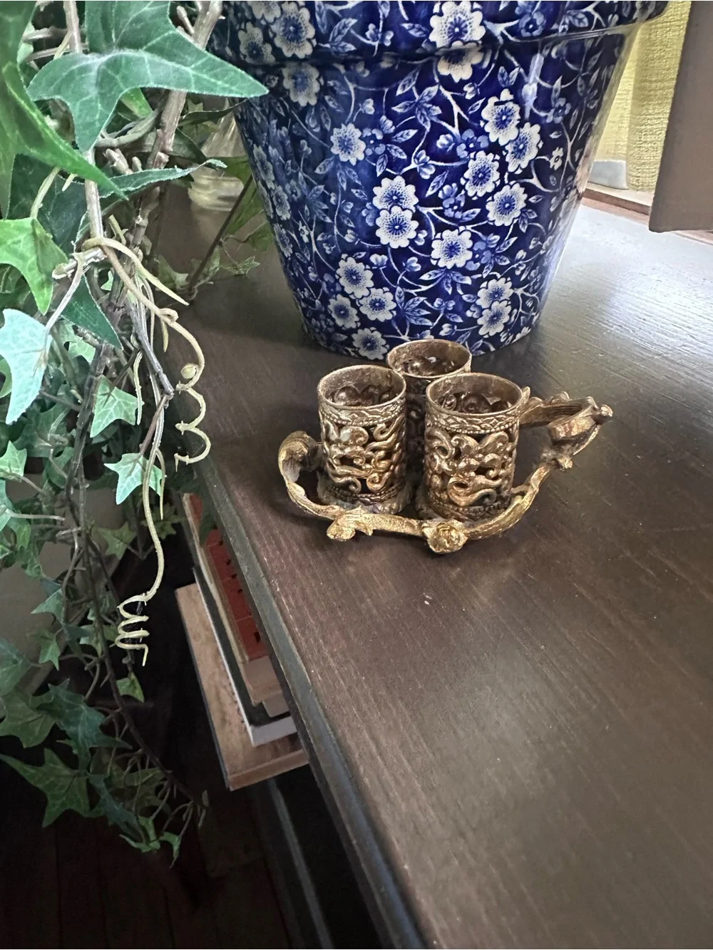 Vintage Ornate Metal Lipstick Holder - Gold Finish